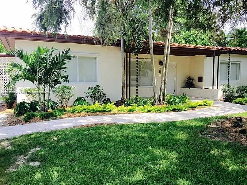 5891 SW 83rd St, South Miami FL 33143