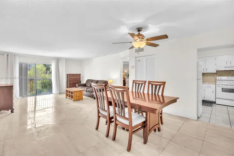 17800 Atlantic Blvd # 303, Sunny Isles Beach FL 33160