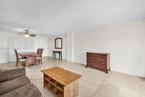 17800 Atlantic Blvd # 303, Sunny Isles Beach FL 33160