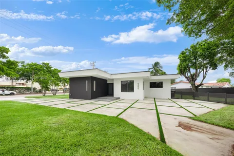 900 N Royal Poinciana Blvd, Miami Springs FL 33166