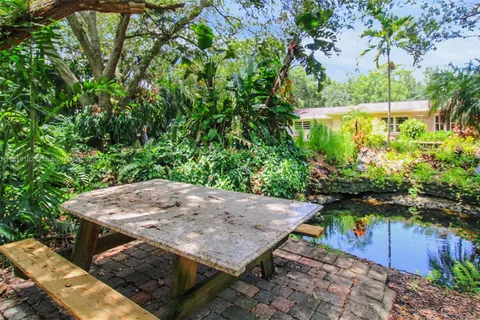 14360 SW 20th St, Davie FL 33325