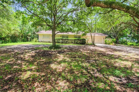 14360 SW 20th St, Davie FL 33325