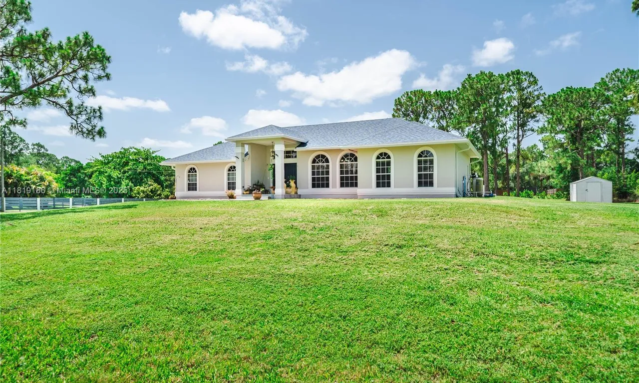 17888 N 68th St N, Loxahatchee FL 33470