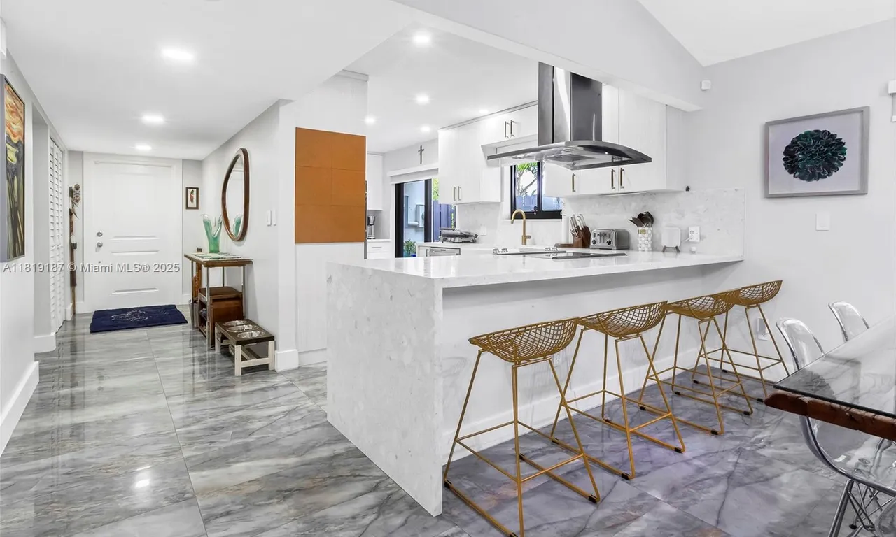 16039 Fairway Ln # 113, Weston FL 33326