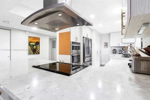 16039 Fairway Ln # 113, Weston FL 33326
