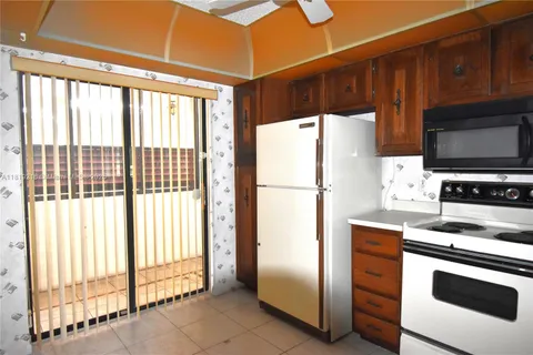 3650 Environ Blvd # 103, Lauderhill FL 33319