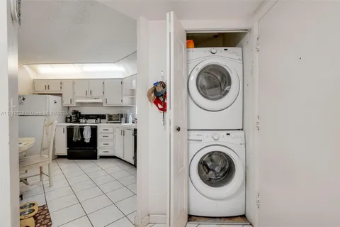 6855 W Broward Blvd # 405, Plantation FL 33317