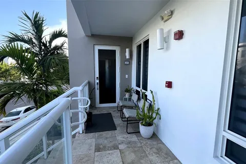 6415 NW 102nd Path # 211, Doral FL 33178