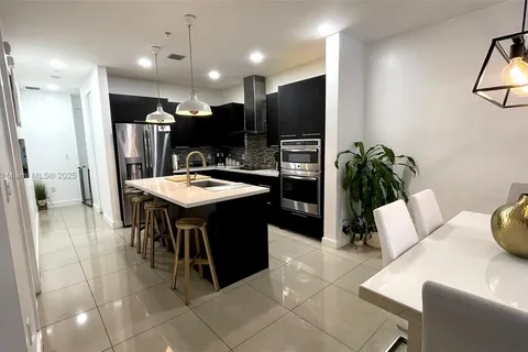 6415 NW 102nd Path # 211, Doral FL 33178