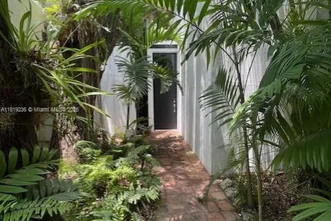 3026 Day Ave # 3026, Miami FL 33133
