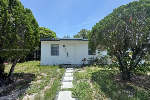 370 NW 15th Ct, Pompano Beach FL 33060
