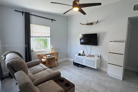 370 NW 15th Ct, Pompano Beach FL 33060