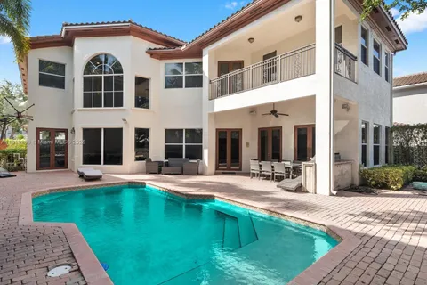19501 NE 14 CT, North Miami Beach FL 33169