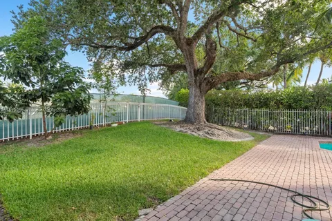 19501 NE 14 CT, North Miami Beach FL 33169