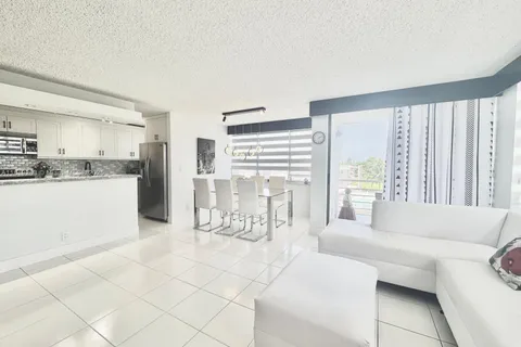 2741 Taft St # 410, Hollywood FL 33020