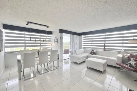 2741 Taft St # 410, Hollywood FL 33020