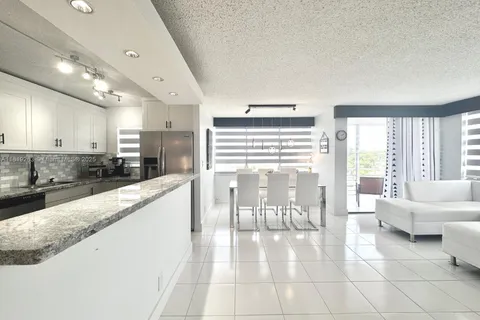 2741 Taft St # 410, Hollywood FL 33020
