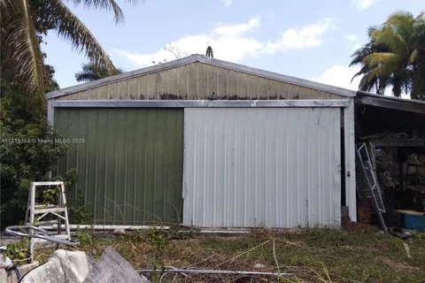 622 NE 11th St, Homestead FL 33030