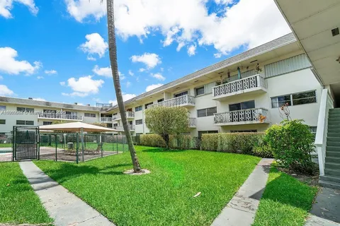 4200 NW 3rd Ct # 224, Plantation FL 33317