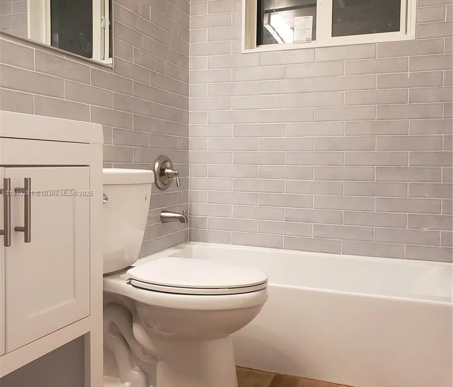 234 sidonia ave # x, Coral Gables FL 33134