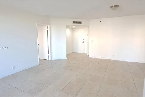 3300 NE 191st St # 1207, Aventura FL 33180