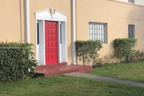 619 Anastasia Ave # 3, Coral Gables FL 33134