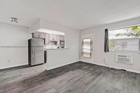 533 Meridian Ave # 11, Miami Beach FL 33139