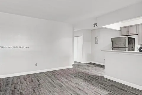 533 Meridian Ave # 11, Miami Beach FL 33139