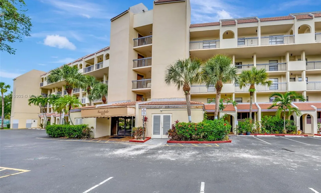 3650 Environ Blvd # 502, Lauderhill FL 33319
