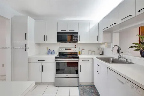 3650 Environ Blvd # 502, Lauderhill FL 33319