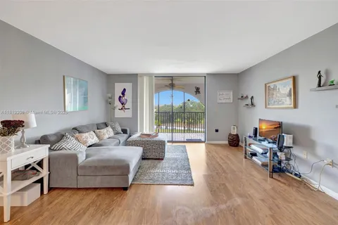 3650 Environ Blvd # 502, Lauderhill FL 33319