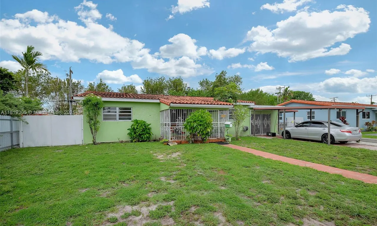 1150 W 69th Pl, Hialeah FL 33014