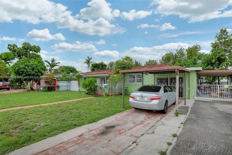 1150 W 69th Pl, Hialeah FL 33014