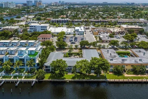 2701 NE 1st St # 203, Pompano Beach FL 33062