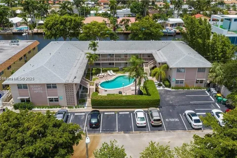 2701 NE 1st St # 203, Pompano Beach FL 33062