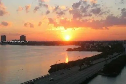 7904 West Dr # 401, North Bay Village FL 33141