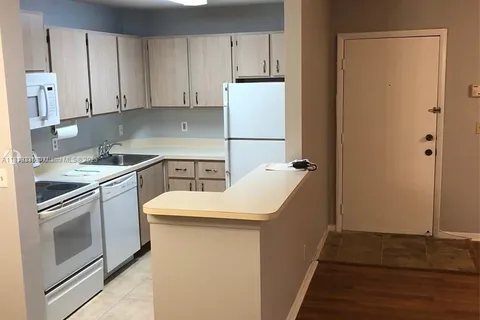 10717 Cleary Blvd # 207, Plantation FL 33324