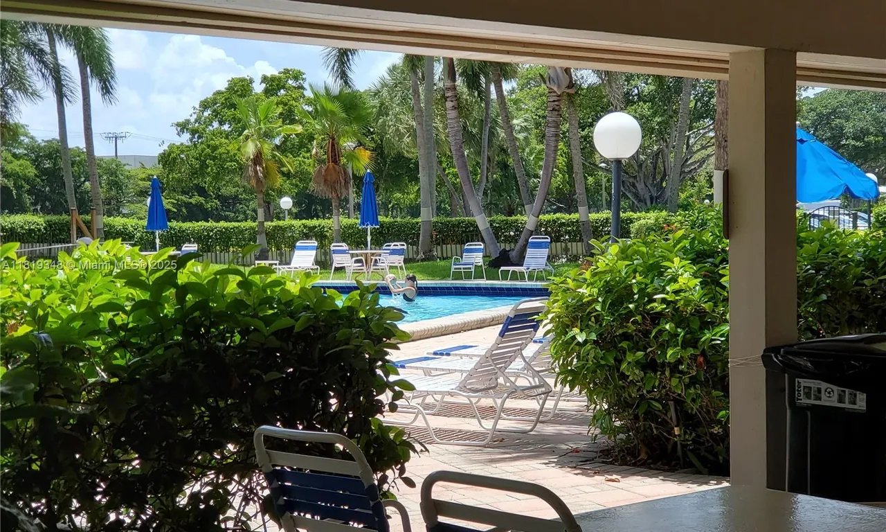 2901 S Palm Aire Dr # 109, Pompano Beach FL 33069