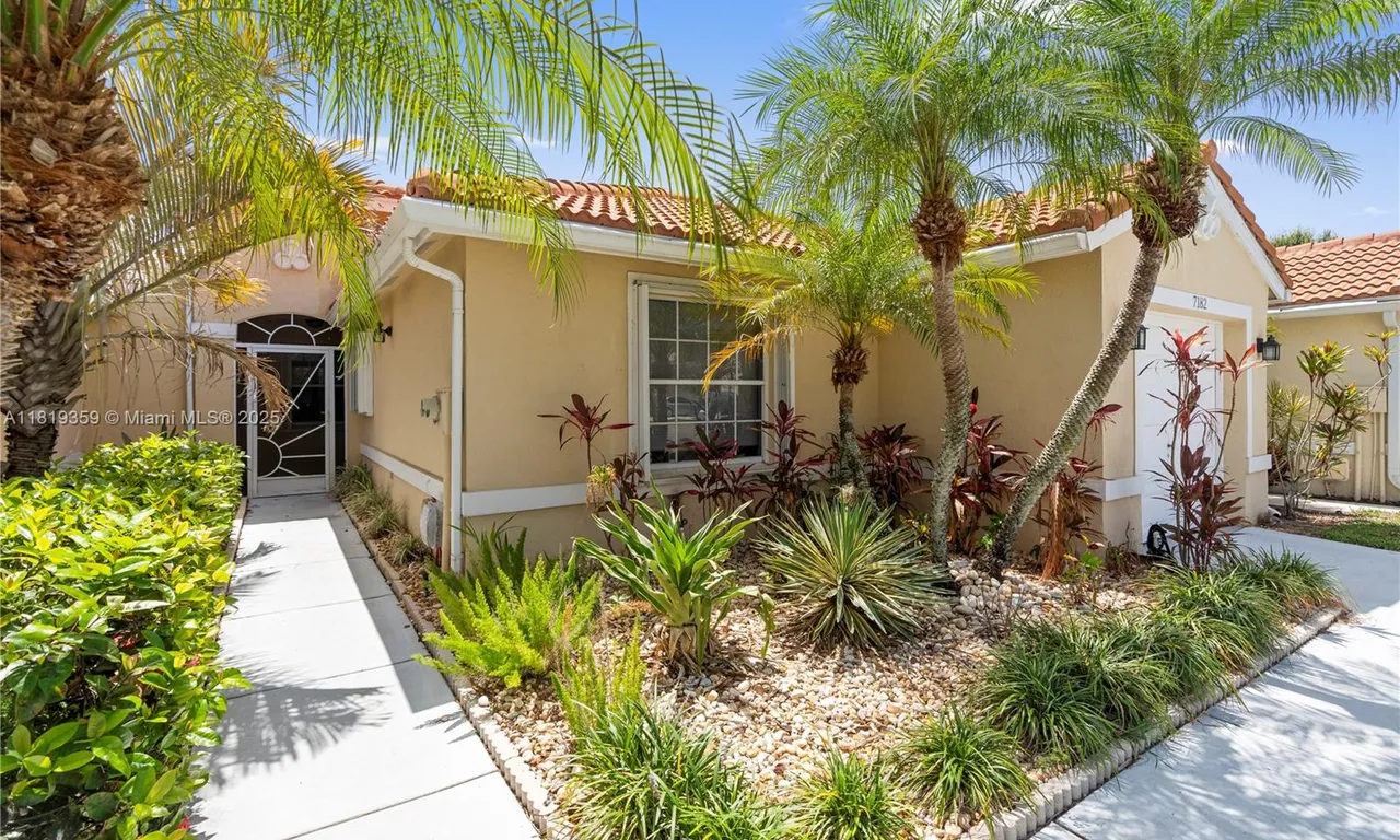 7182 Burgess Dr, Lake Worth FL 33467