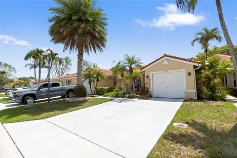 7182 Burgess Dr, Lake Worth FL 33467