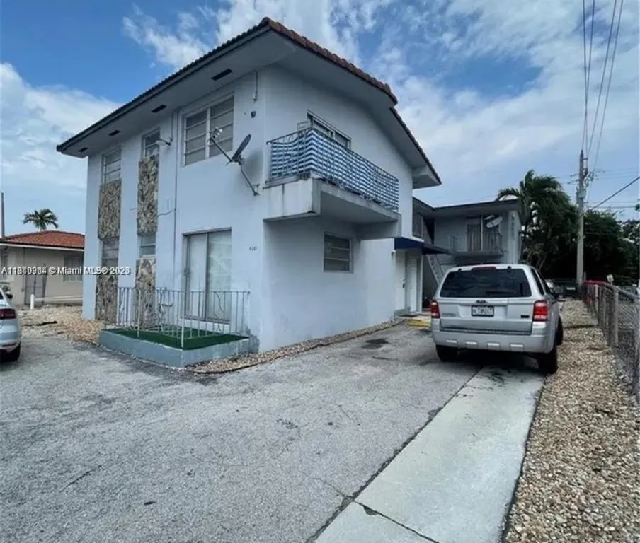 4381 W Flagler St # 1, Miami FL 33134