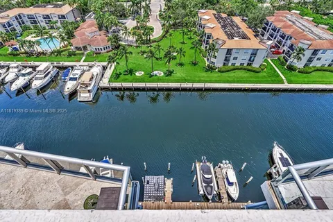 3131 NE 188 TH # 707, Aventura FL 33180