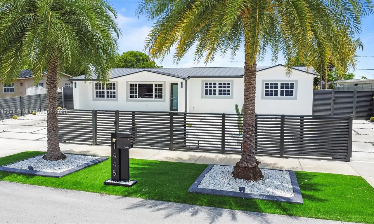 1445 NW 195th St, Miami Gardens FL 33169