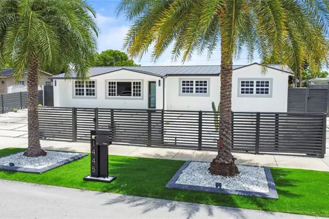 1445 NW 195th St, Miami Gardens FL 33169