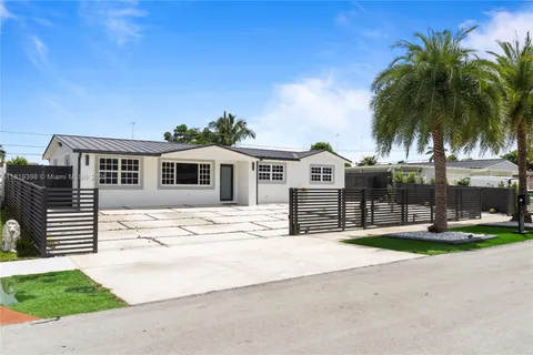 1445 NW 195th St, Miami Gardens FL 33169
