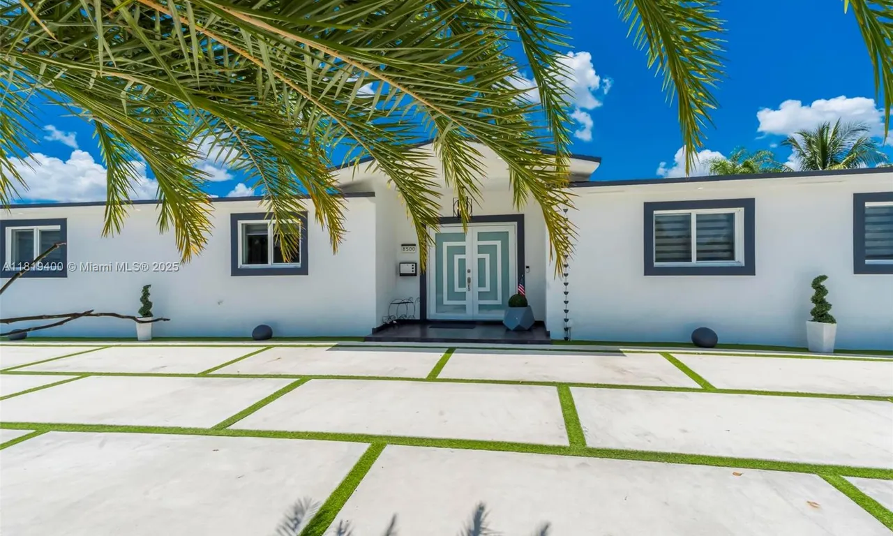 8500 NW 174th St, Hialeah FL 33015