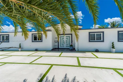 8500 NW 174th St, Hialeah FL 33015