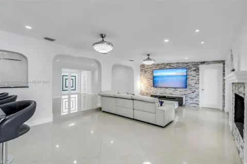 8500 NW 174th St, Hialeah FL 33015