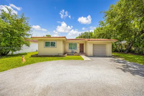 810 NE 119th St, Biscayne Park FL 33161