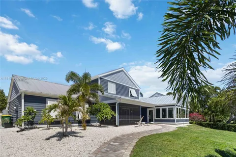 711 N Indian River Dr, Cocoa FL 32922